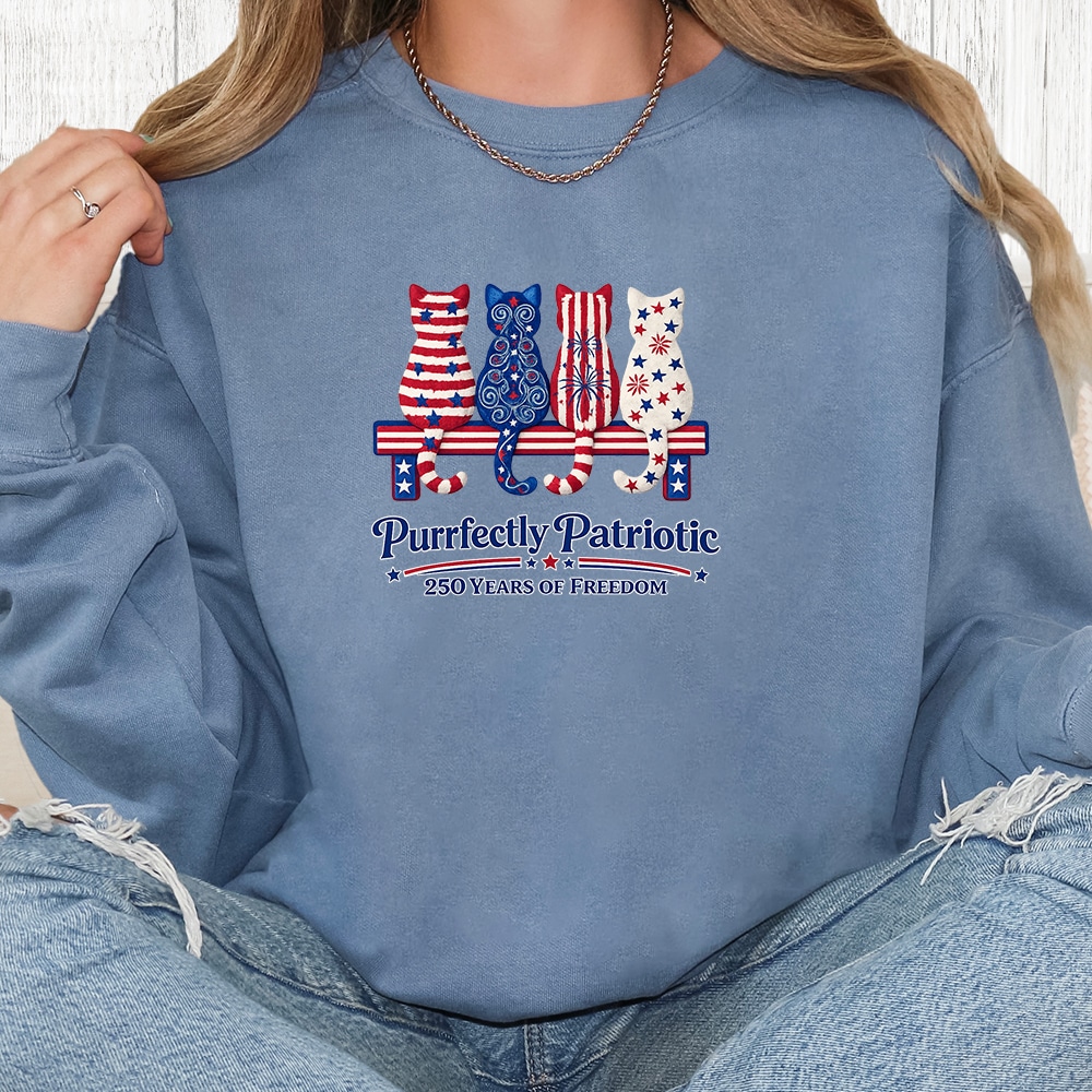 Comfort Colors 250 Years Of Freedom Purrfectly Patriotic Premium Sweatshirt - Blue Jean